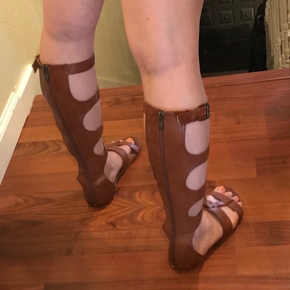 Tan/camel gladiator sandals sz 7 - Picture 3 of 5